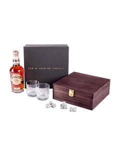 Whisky Chivas Regal Ultis - 750ml Gratis kit co mensaje dia del abuelo +caja de madera + dos vasos de cristal + dos piedras para enfriar